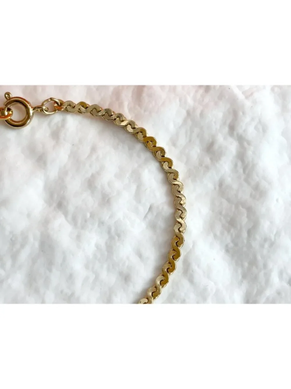 Gold Toned Serpentine Chain Minimalist 80's Vintage Bracelet
